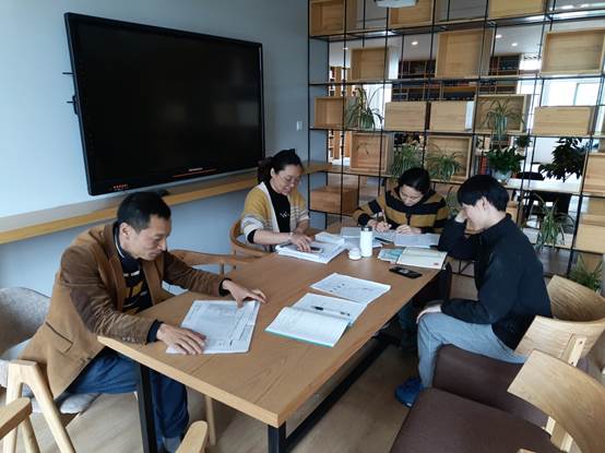 说明: E:\教科室相关工作\教科室\教师培训\2018下\教研组\科学组\20190430 第二次校本培训\4.30校本培训\4.30科学组校本培训通讯稿\微信图片_20190505134228.jpg