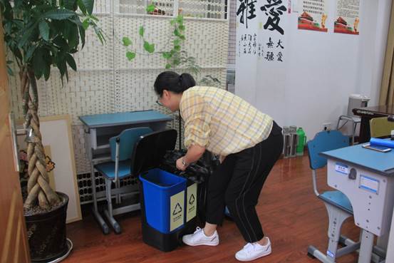 说明: C:\Users\Administrator\Desktop\信息上报\伍青松已审核关于舟山一初创城工作掠影的通讯稿--李枫\创城工作掠影-10.JPG