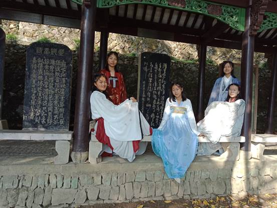 说明: D:\desktop\九年级秋游\照片\23d5bc6dcf3d8711d2cb85a7866d03b.jpg