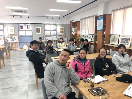 说明: E:\教科室相关工作\教科室\教师培训\2018下\教研组\综合组\综合组第一次校本培训(1)\培训照片\0fc35dada43413da3281d71fa31fda1.jpg
