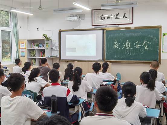 说明: C:\Users\Administrator\Desktop\沈岱娜已审核2020年6月11日关于舟山一初开展交通安全知识讲座——朱碧妮\2FF13AFF-608C-41BB-AA43-0BCF7108E9B3-21314-00005A57E548A3AA.jpg