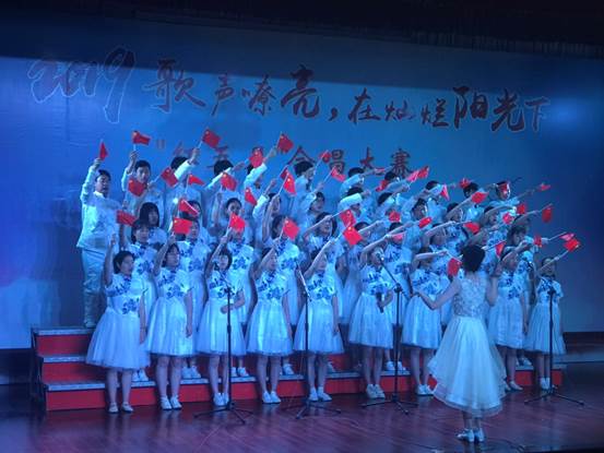 说明: D:\desktop\九年级合唱\5b83fdef983981e7795c8efbad47d9a.jpg