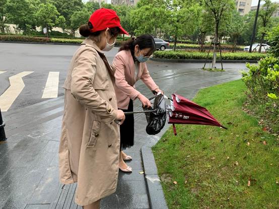 说明: C:\Users\Administrator\Desktop\信息上报\余浩已审核2020年5月8日关于舟山一初开展全体教职工“啄木鸟”志愿者行动的通讯稿:朱碧妮\IMG_7765.HEIC.JPG