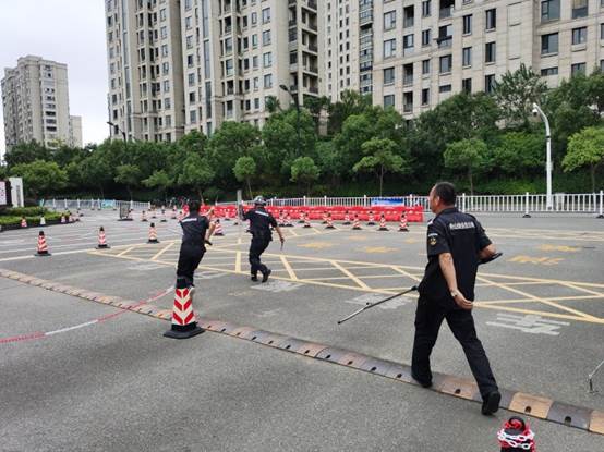 说明: C:\Users\Administrator\Desktop\余嘉诚已审核2020年9月17日关于开展舟山一初警务人员反恐防爆安全演练通讯稿——任志昊\照片\lADPDg7mOVsbCsnNCrDNDkA_3648_2736.jpg_720x720q90g.jpg