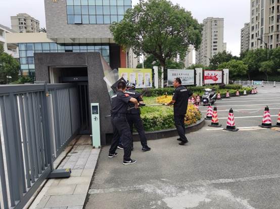 说明: C:\Users\Administrator\Desktop\余嘉诚已审核2020年9月17日关于开展舟山一初警务人员反恐防爆安全演练通讯稿——任志昊\照片\lADPDgfLPBGOCuzNCrDNDkA_3648_2736.jpg_720x720q90g.jpg