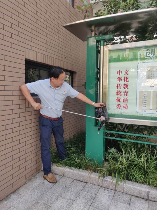 说明: C:\Users\Administrator\Desktop\孙忠已审核2020年9月10日关于舟山一初党员积极投身创城行动的通讯稿--李枫\2020年9月10日关于舟山一初党员教师积极投身创城行动的照片-8.jpg