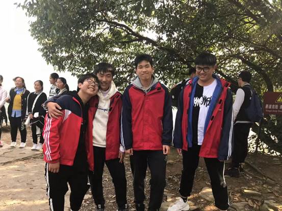 说明: D:\desktop\九年级秋游\照片\24a806ad2aeaae7722d6ceb6ae7a8a2.jpg