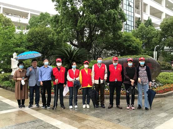 说明: C:\Users\Administrator\Desktop\信息上报\余浩已审核2020年5月8日关于舟山一初开展全体教职工“啄木鸟”志愿者行动的通讯稿:朱碧妮\科学组.JPG