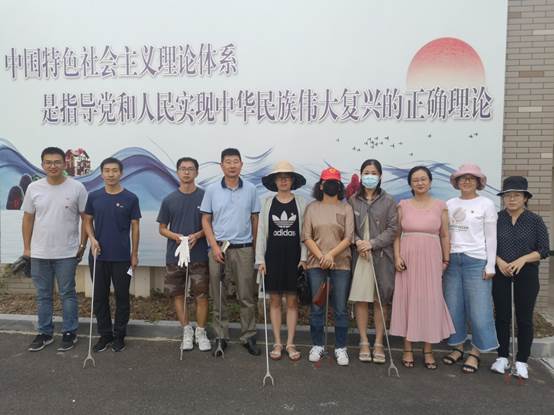 说明: C:\Users\Administrator\Desktop\孙忠已审核2020年9月10日关于舟山一初党员积极投身创城行动的通讯稿--李枫\2020年9月10日关于舟山一初党员教师积极投身创城行动的照片-2.jpg