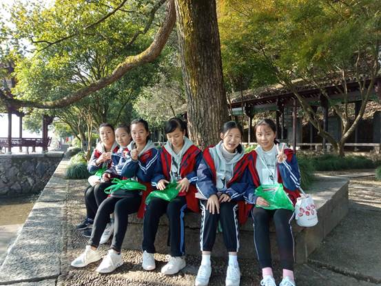 说明: D:\desktop\九年级秋游\照片\3155188f5448561d433c0089b60c267.jpg