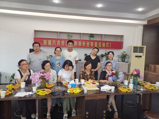 说明: C:\Users\Administrator\Desktop\王波芬已审核2020年6月12日教职工集体生日——徐海峰\IMG_20200612_161820.jpg