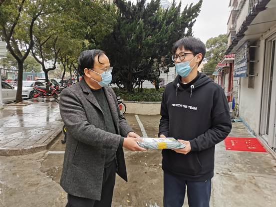 说明: D:\desktop\2020网上办公\信息发布上报\20200227大疫无情人有情,党员先锋送温情\IMG_20200226_145506.jpg
