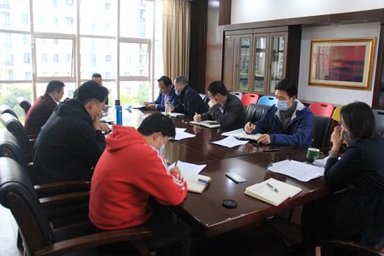 说明: C:\Users\Administrator\Desktop\信息上报\伍青松已审核2020年4月26日关于学习两个《实施纲要》的通讯稿--李枫\2020年4月22日关于学习两个《实施纲要》照片-3.JPG