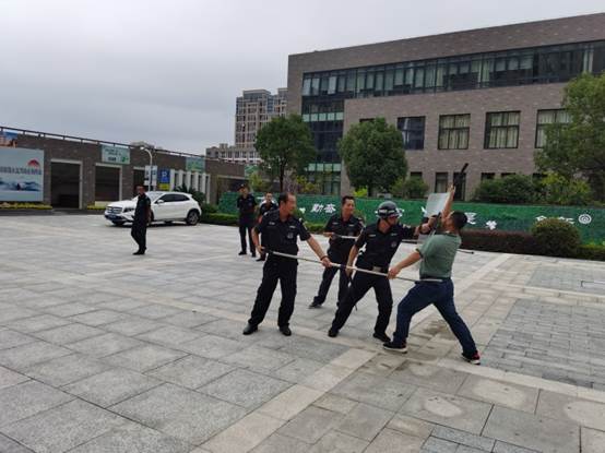 说明: C:\Users\Administrator\Desktop\余嘉诚已审核2020年9月17日关于开展舟山一初警务人员反恐防爆安全演练通讯稿——任志昊\照片\lADPDiQ3MTfCCtnNCrDNDkA_3648_2736.jpg_720x720q90g.jpg